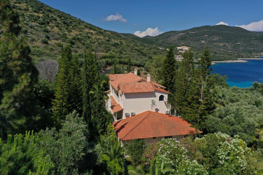 Vkastri Aparthotel Vasilikí Exteriör bild