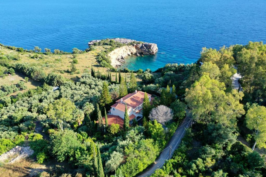Vkastri Aparthotel Vasilikí Exteriör bild