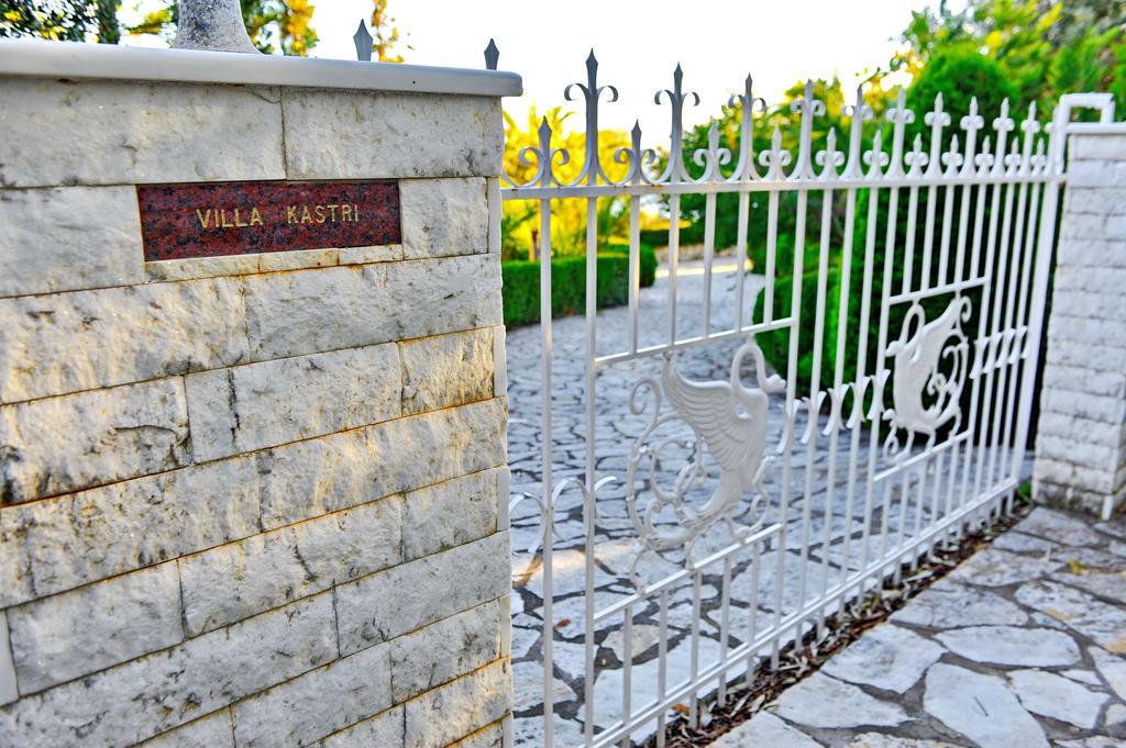Vkastri Aparthotel Vasilikí Exteriör bild